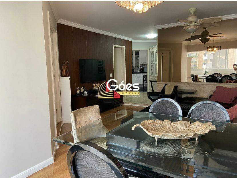 Apartamento à venda em Moema: 