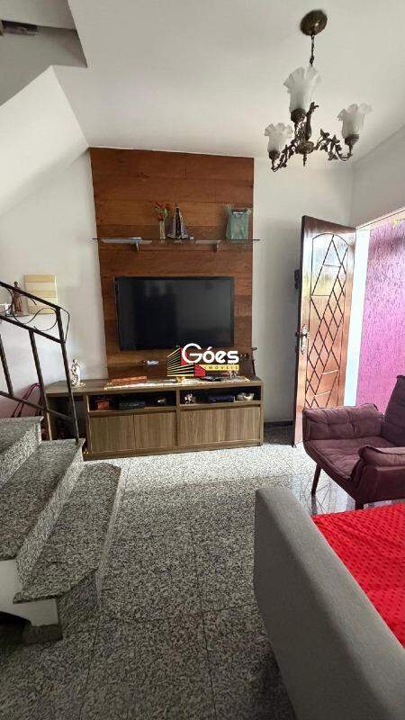 Casa à venda em Vila Valparaíso: 