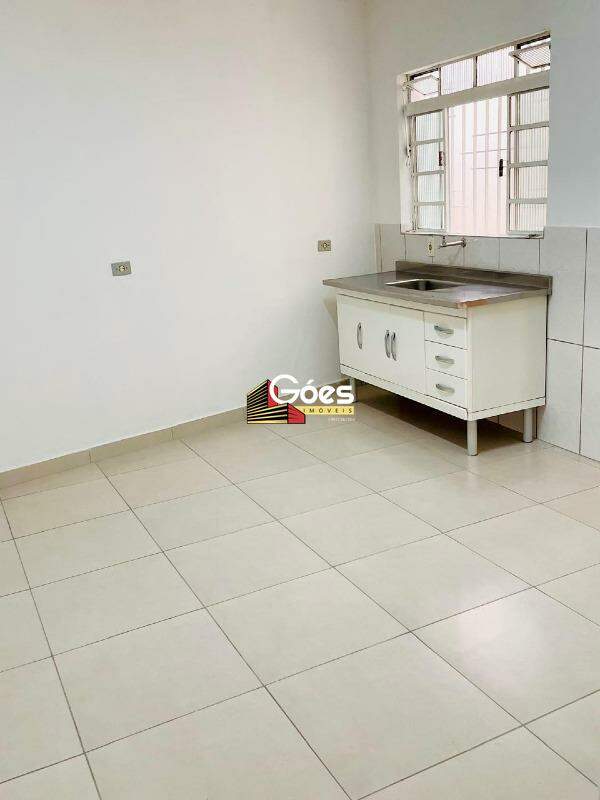 Casa à venda com 3 quartos, 180m² - Foto 8