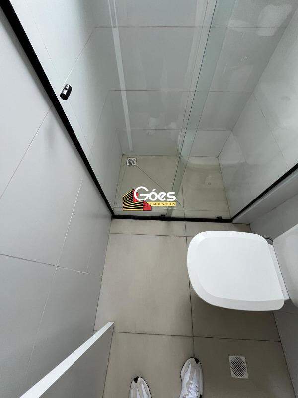 Apartamento para alugar com 2 quartos, 110m² - Foto 17