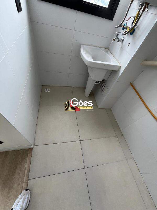 Apartamento para alugar com 2 quartos, 110m² - Foto 4