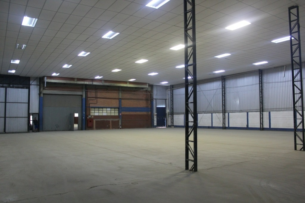 Galpão para aluguel em Presidente Altino: 