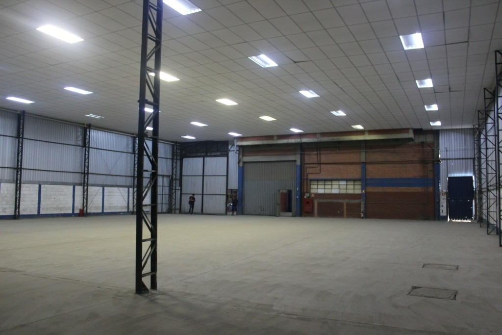 Galpão para aluguel em Presidente Altino: 