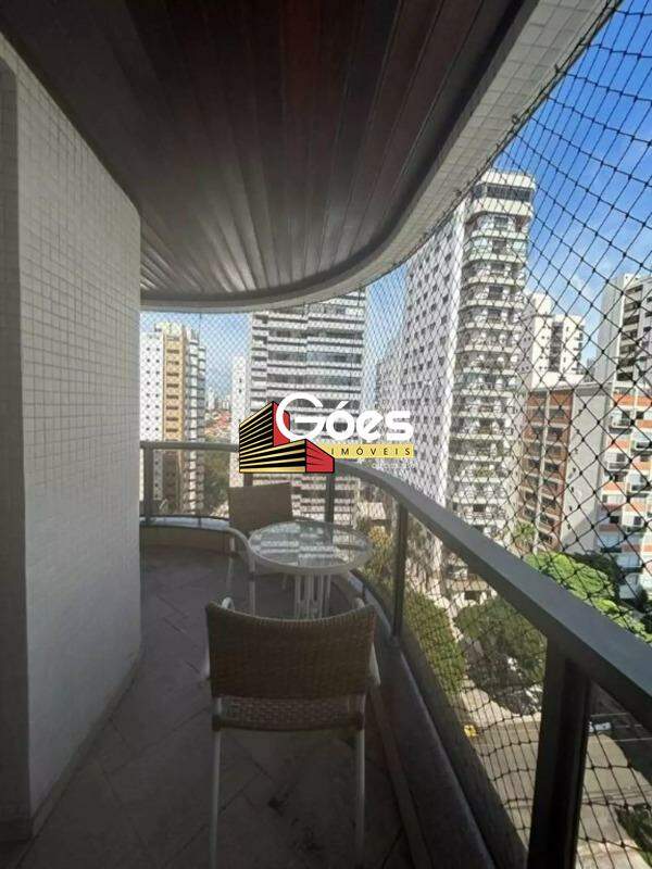 Apartamento para alugar com 4 quartos, 214m² - Foto 7