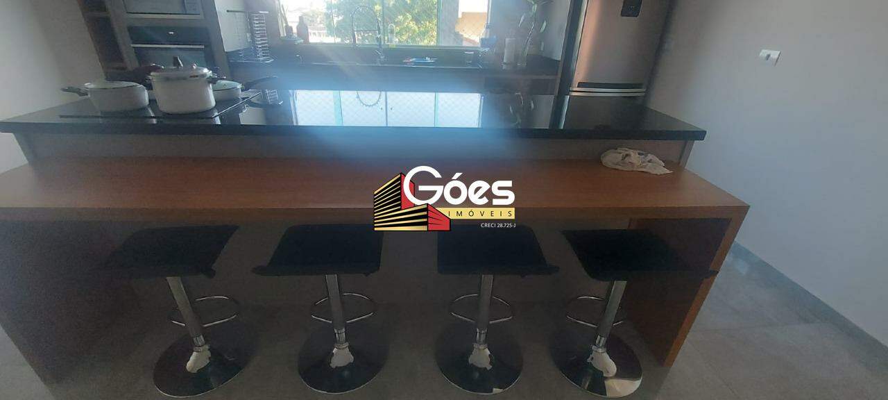 Sobrado à venda com 3 quartos, 230m² - Foto 4
