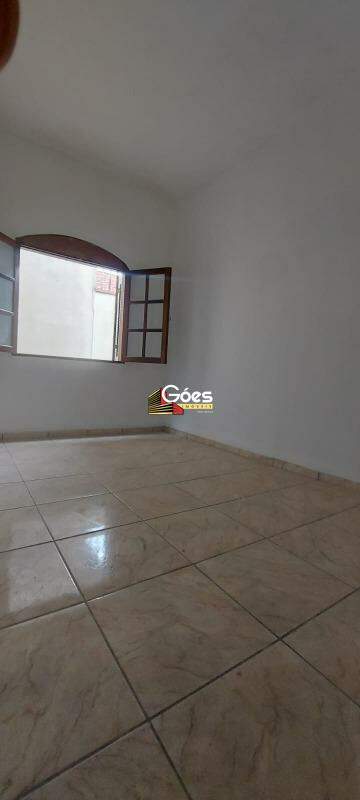 Casa à venda com 2 quartos, 80m² - Foto 8