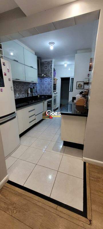 Apartamento à venda com 3 quartos, 81m² - Foto 3