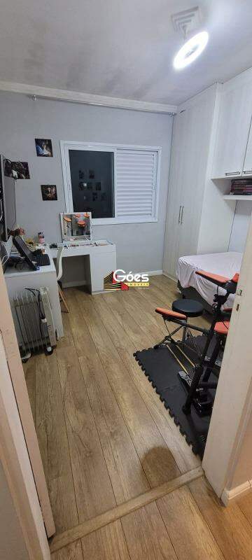 Apartamento à venda com 3 quartos, 81m² - Foto 2