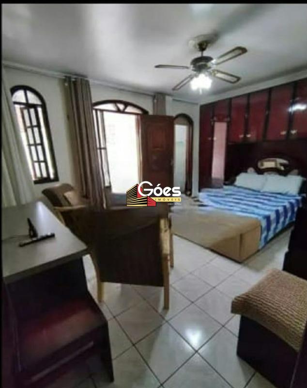 Sobrado à venda em Jardim Sílvia Maria: 