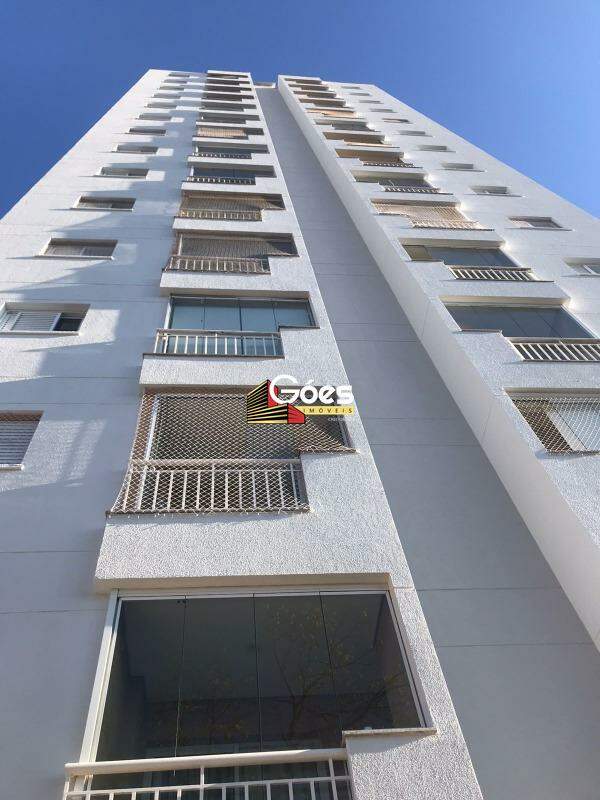 Apartamento à venda com 2 quartos, 64m² - Foto 2