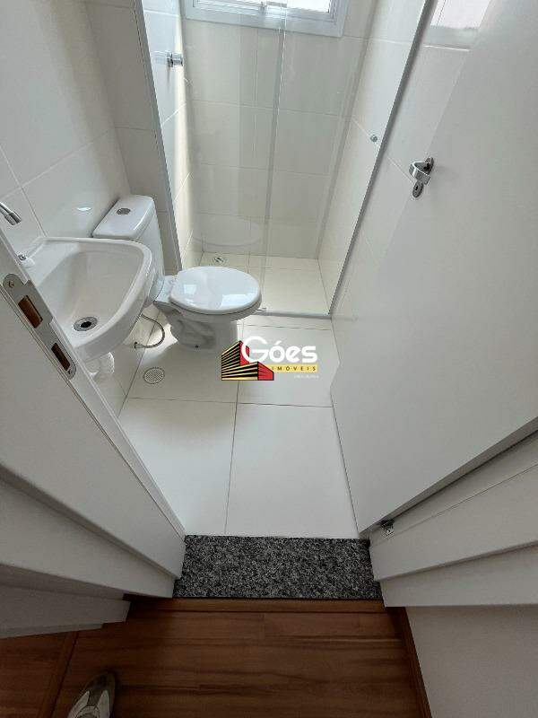 Apartamento para alugar com 2 quartos, 50m² - Foto 15