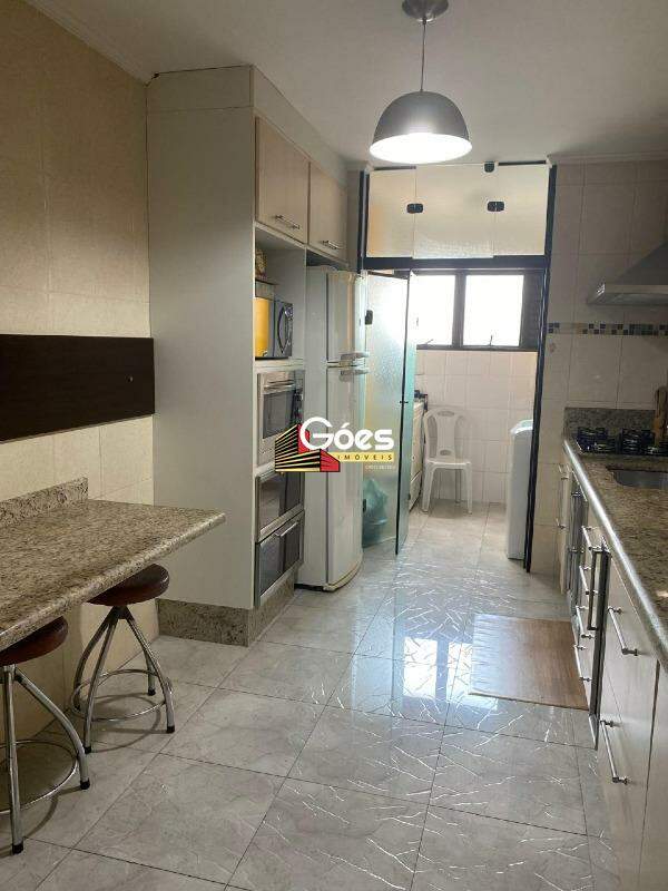 Apartamento à venda com 3 quartos, 110m² - Foto 23