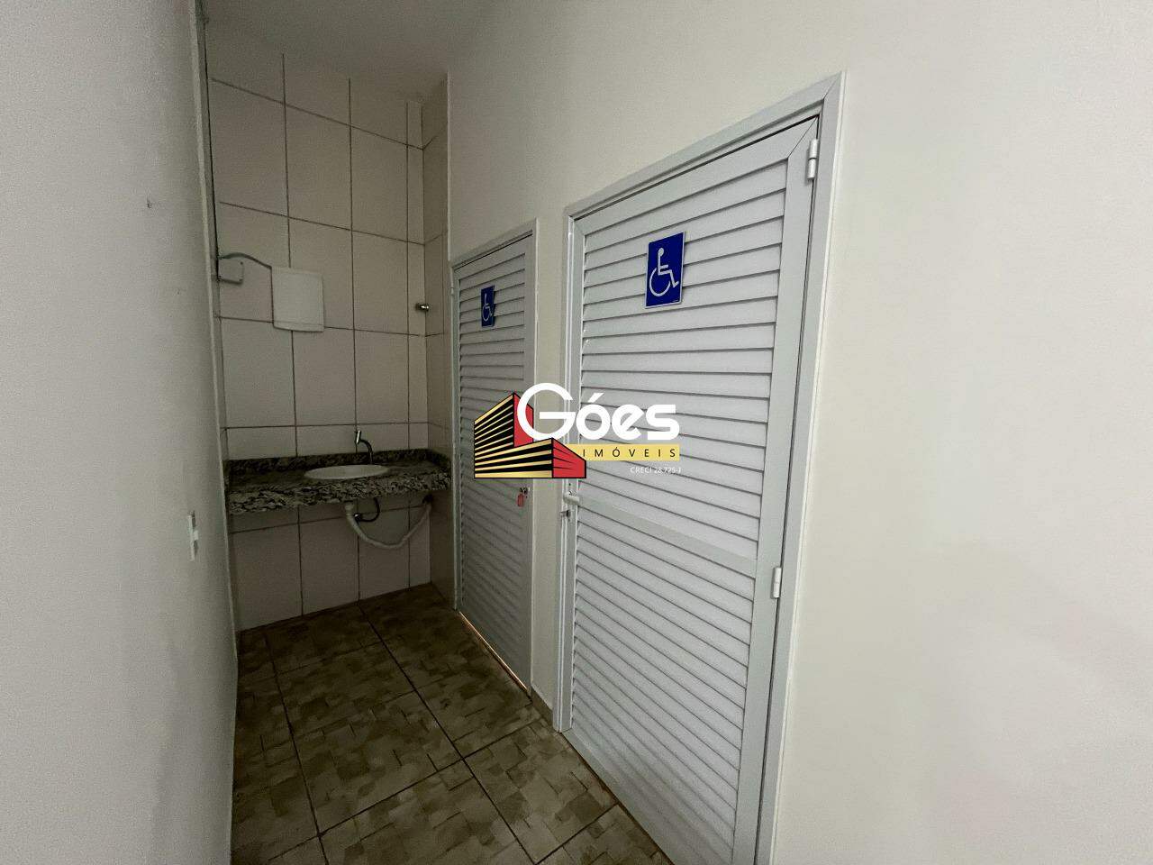 Salas/Conjuntos para aluguel em Vila Bocaina: Banheiros