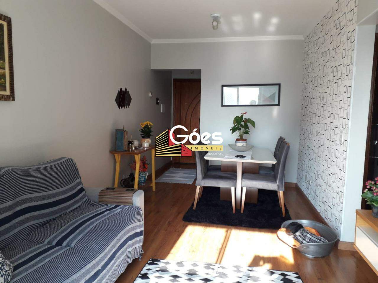 Apartamento à venda com 2 quartos, 70m² - Foto 1