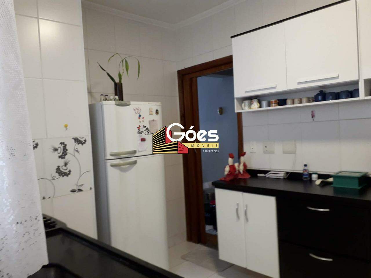 Apartamento à venda com 2 quartos, 70m² - Foto 4