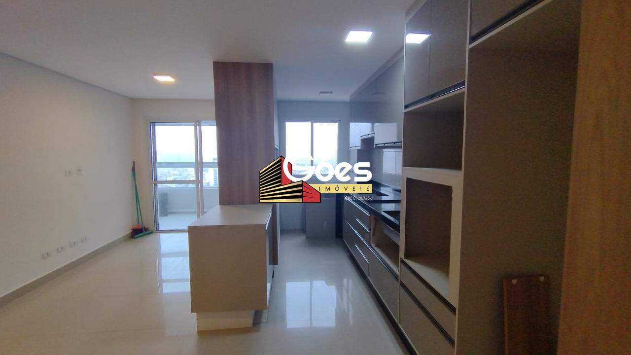 Apartamento à venda com 3 quartos, 77m² - Foto 2