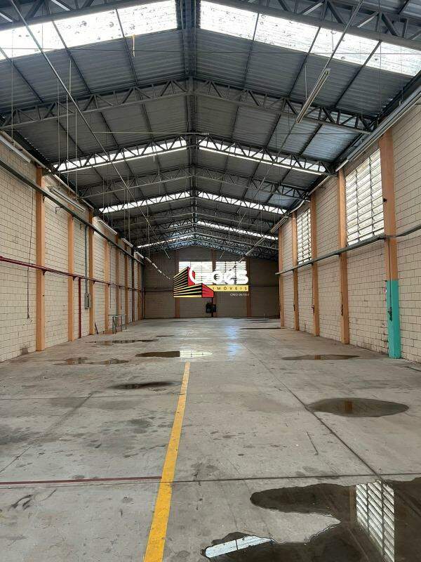 Depósito-Galpão-Armazém para alugar, 1700m² - Foto 1