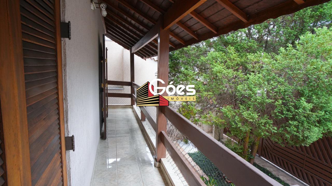 Sobrado à venda em Parque Bandeirantes: 