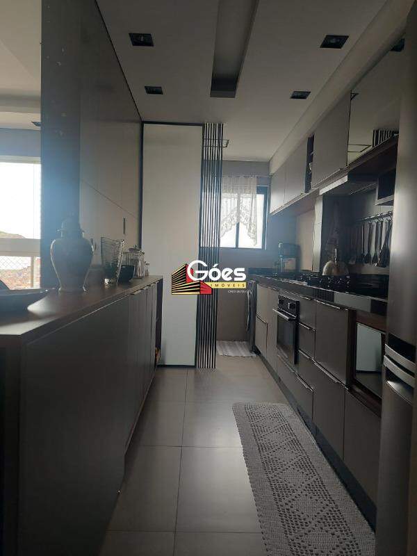 Apartamento à venda com 2 quartos, 68m² - Foto 9