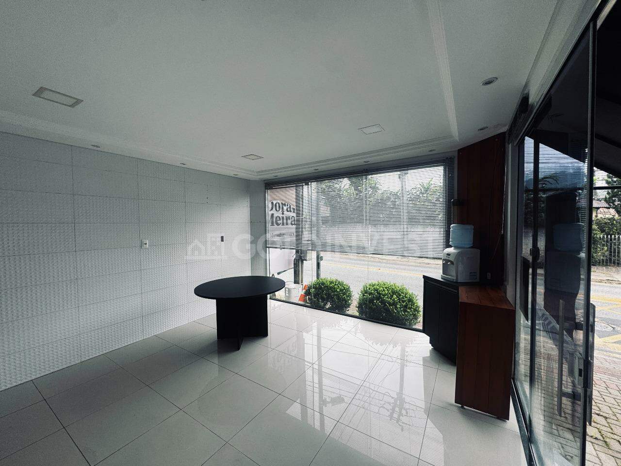 Sala Comercial para aluguel no Primeiro de Maio: 