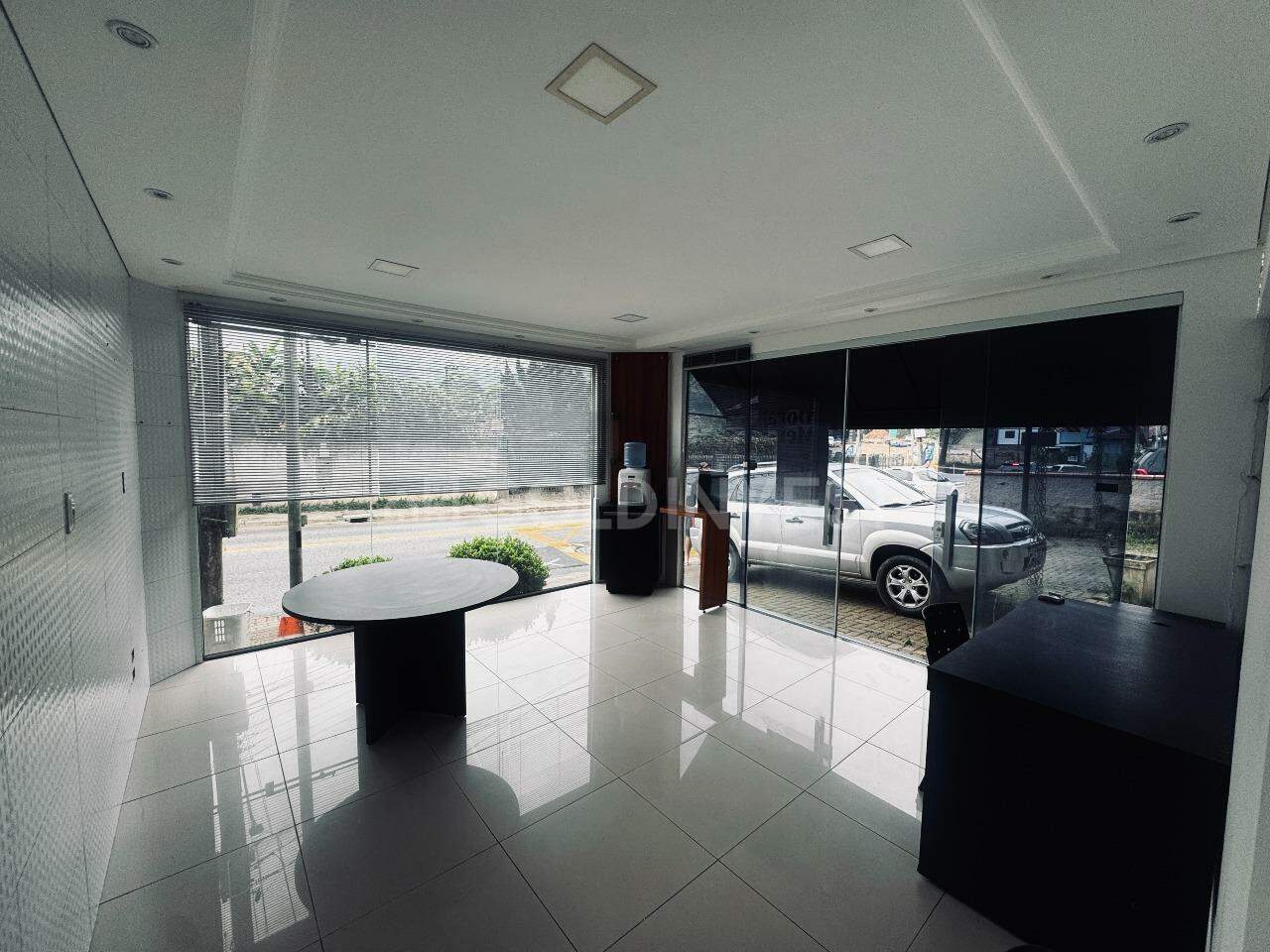 Sala Comercial para aluguel no Primeiro de Maio: 