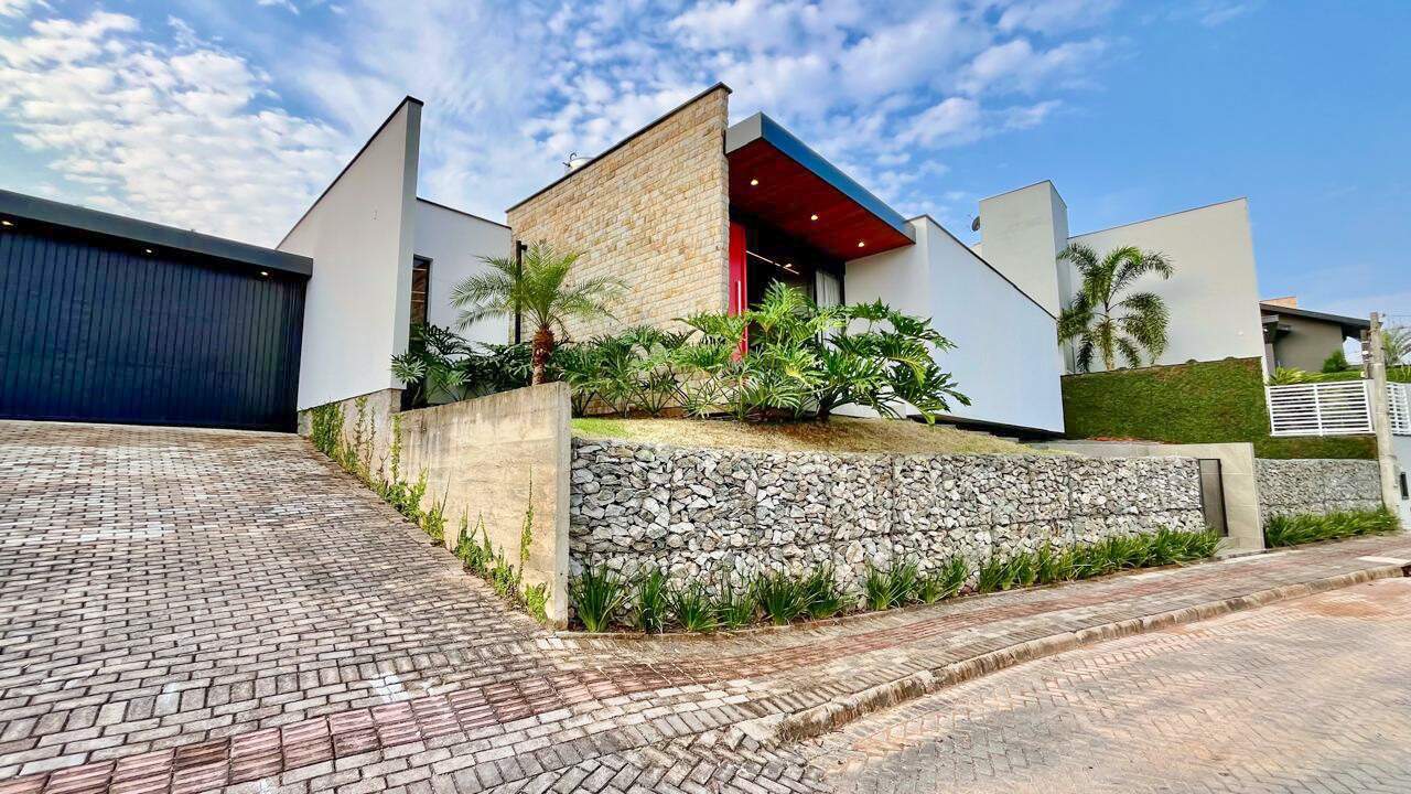 Casa de 3 quartos, 212m² no bairro imigrantes, em Guabiruba | Eu Corretor