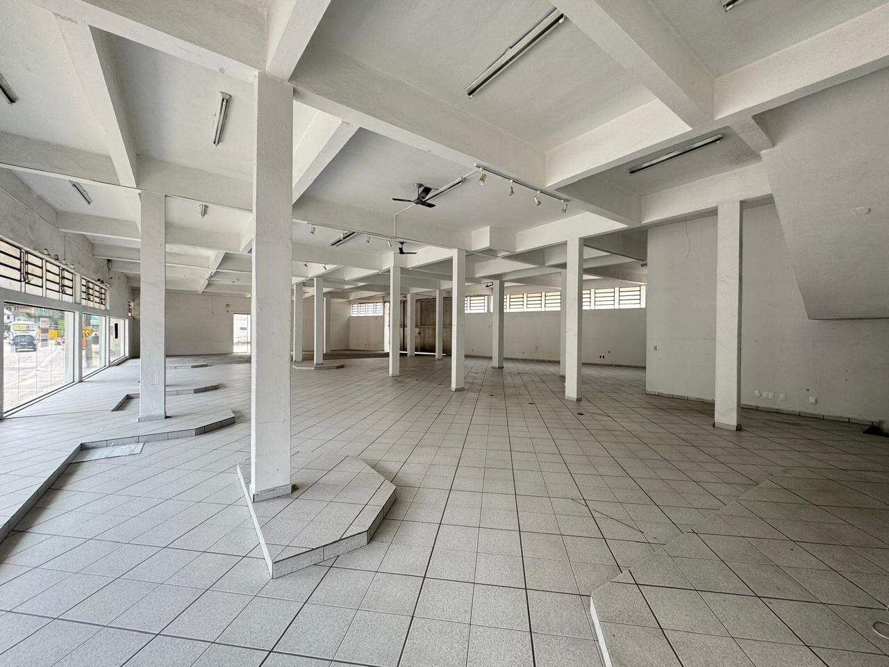 Loja / Salão / Ponto Comercial de 488m² no bairro Primeiro de Maio, em Brusque | Eu Corretor