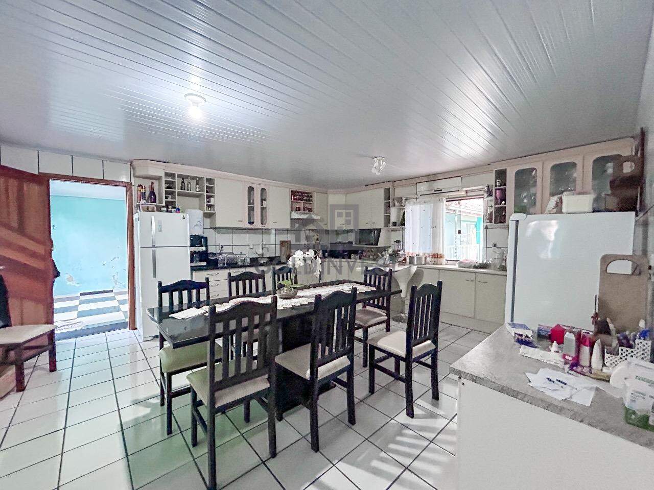 Casa de 4 quartos, 220m² no bairro Planalto, em Brusque | Eu Corretor