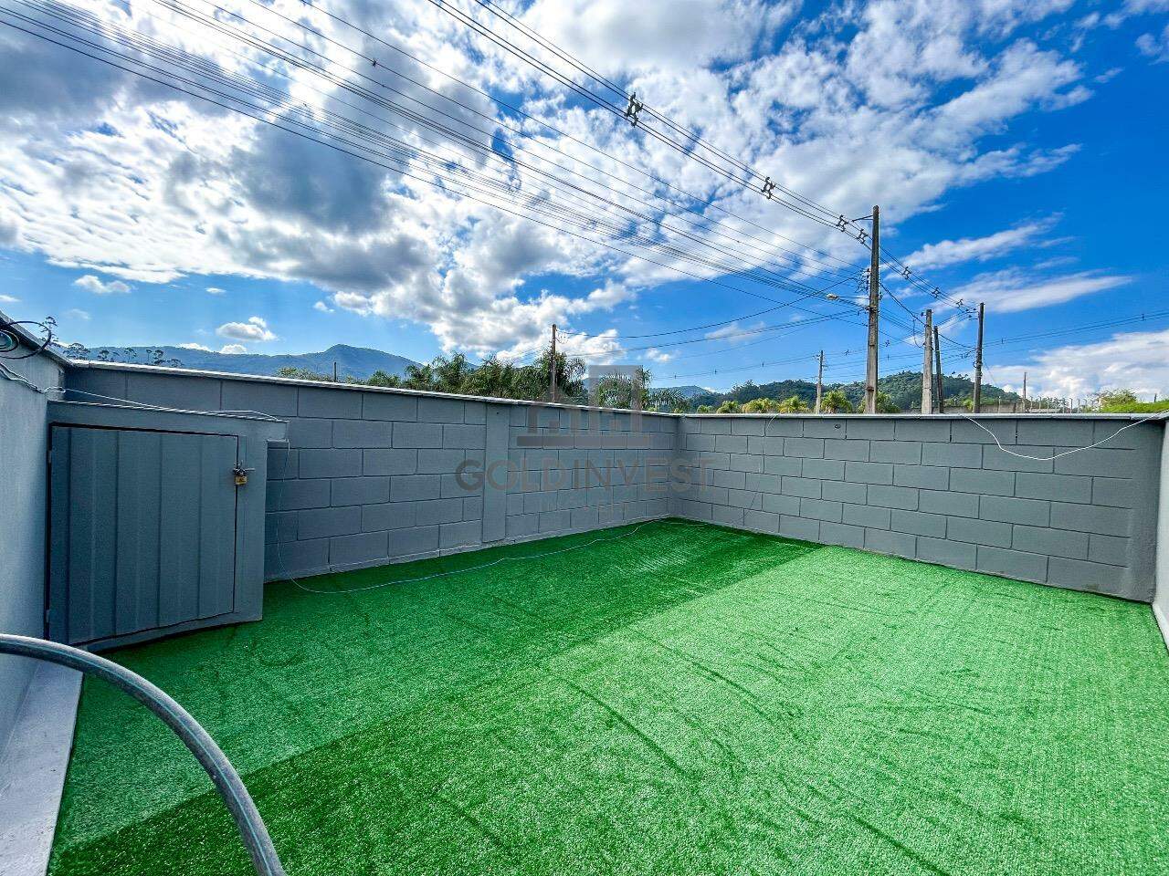 Casa à venda no São Pedro: Espaço para playground