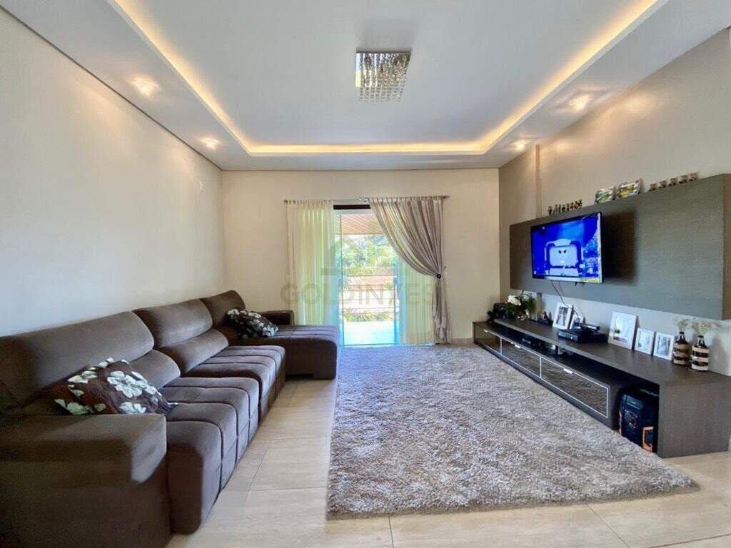 Casa de 4 quartos, 250m² no bairro CENTRO, em Guabiruba | Eu Corretor