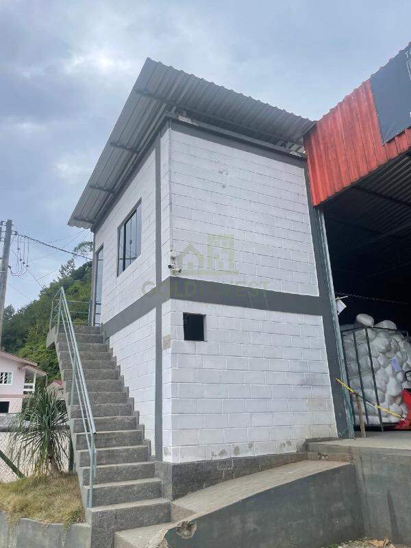 Galpão / Depósito / Armazém de 400m² no bairro Pedras Grandes, em Botuverá | Eu Corretor