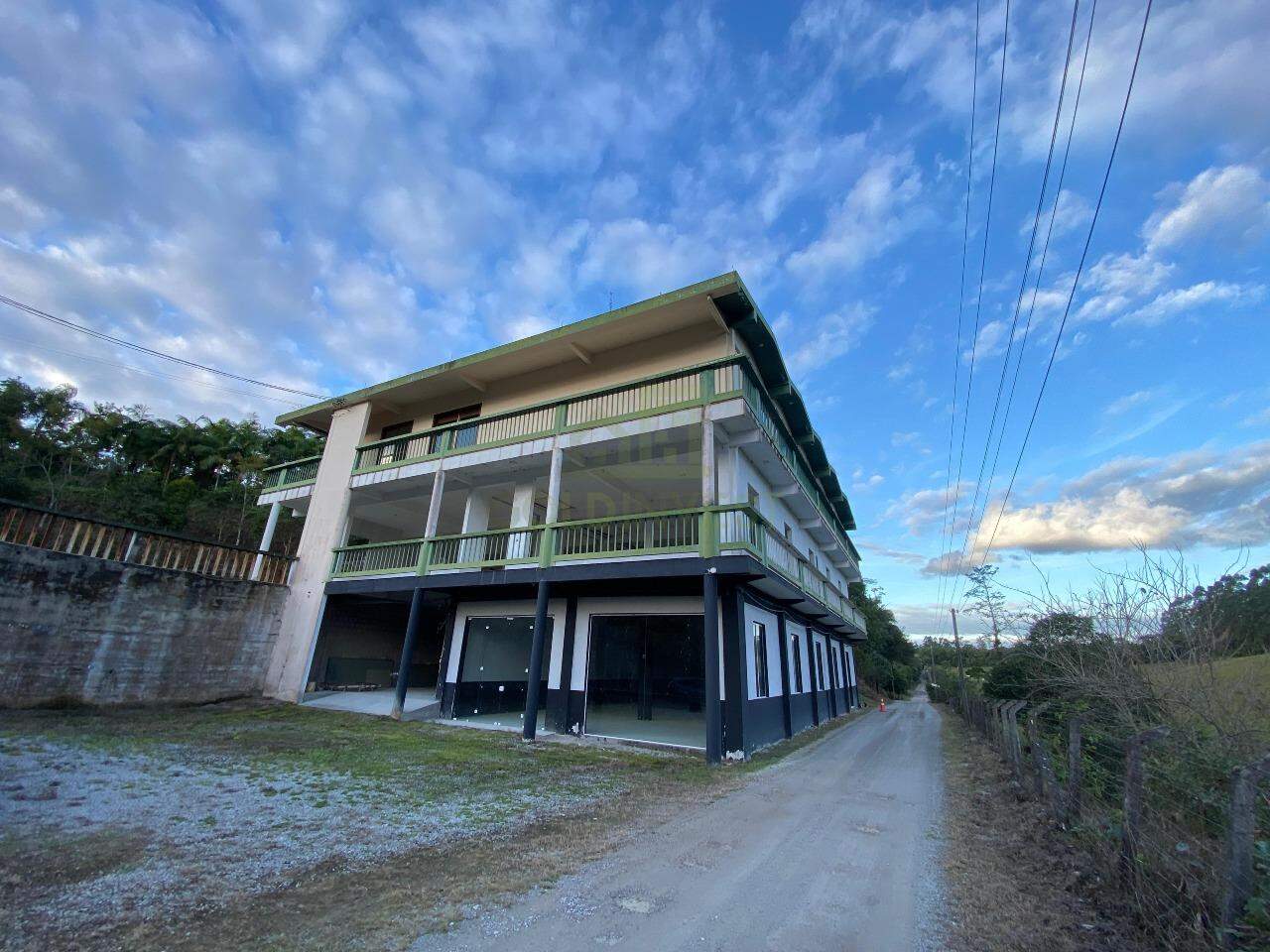 Galpão comercial/residencial para locação na Volta Grande-Brusque!!