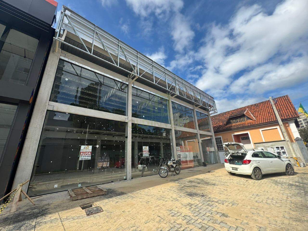 Sala comercial com 420m² no Centro de Brusque!!!