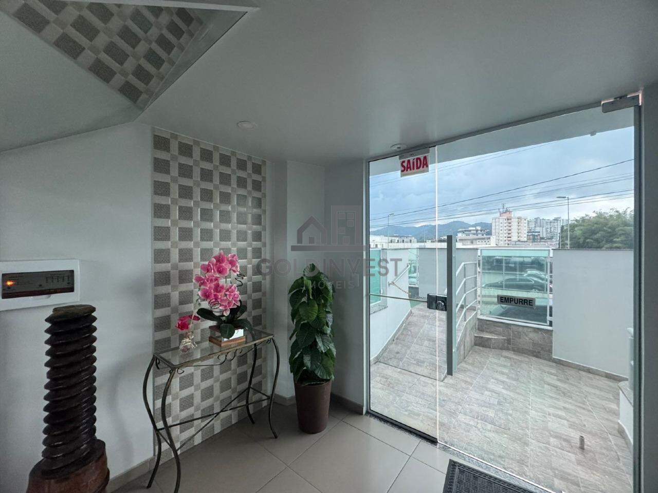 Apartamento para aluguel no Azambuja: 