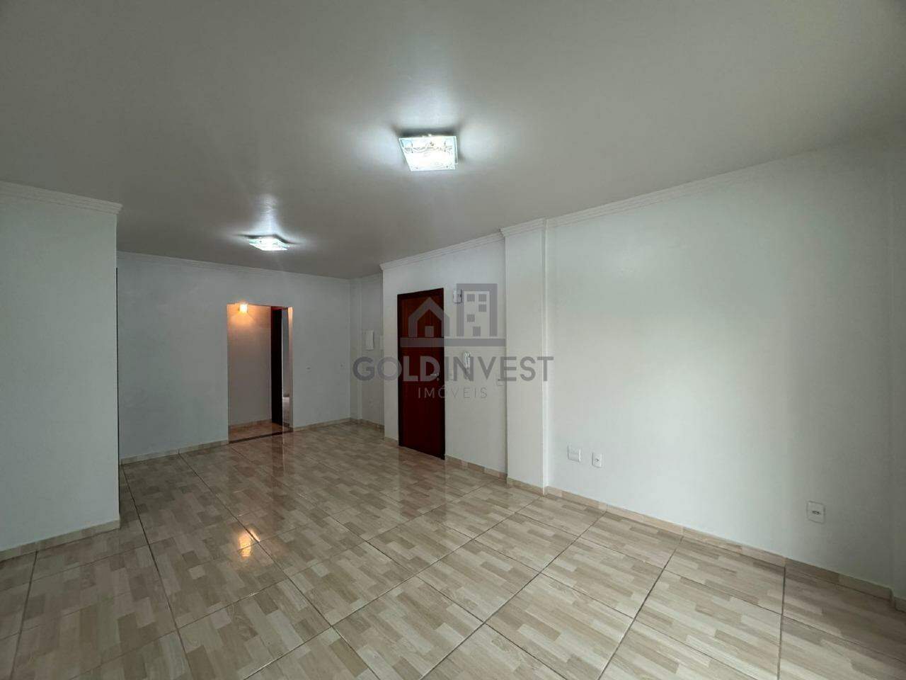 Apartamento para aluguel no Azambuja: 