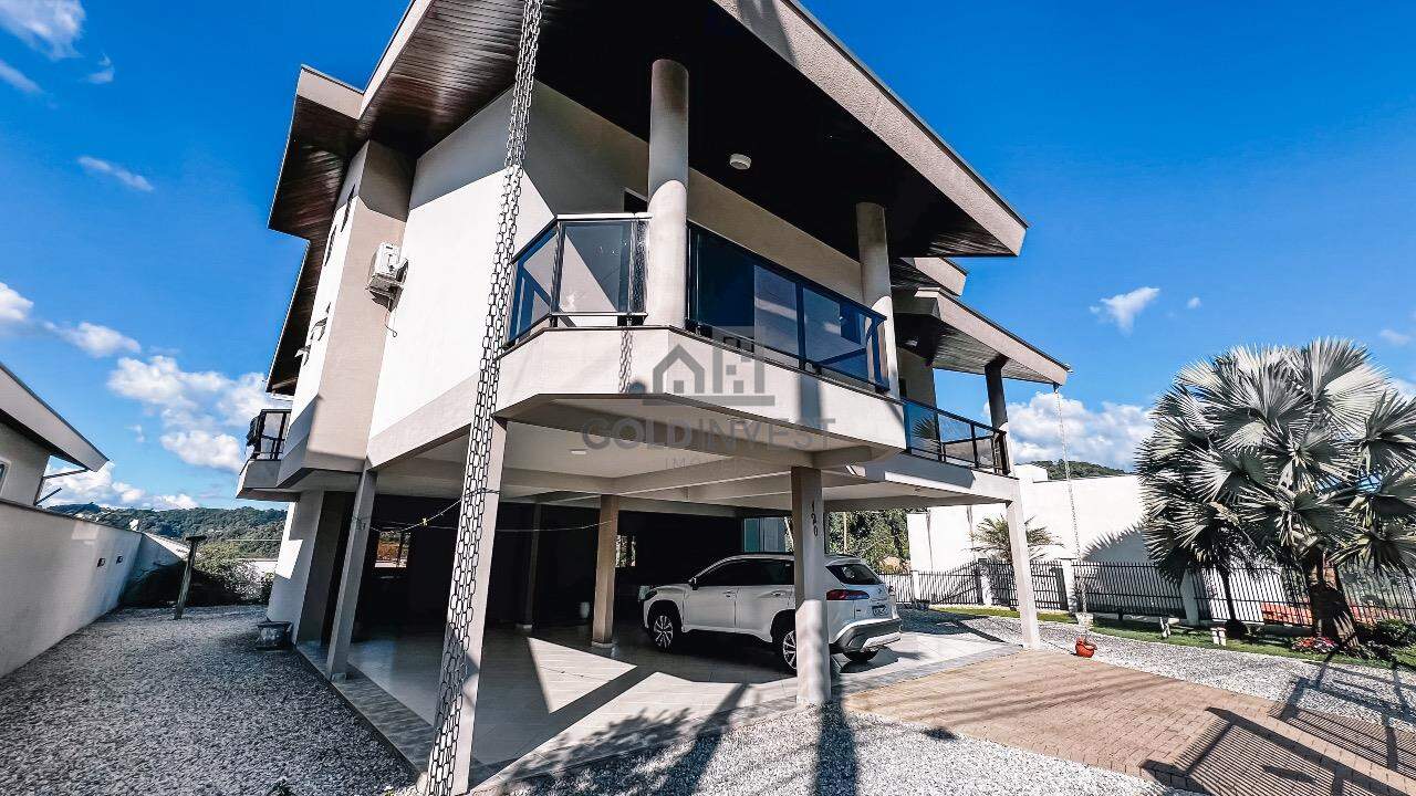 Casa de 4 quartos, 240m² no bairro Rio Branco, em Brusque | Eu Corretor
