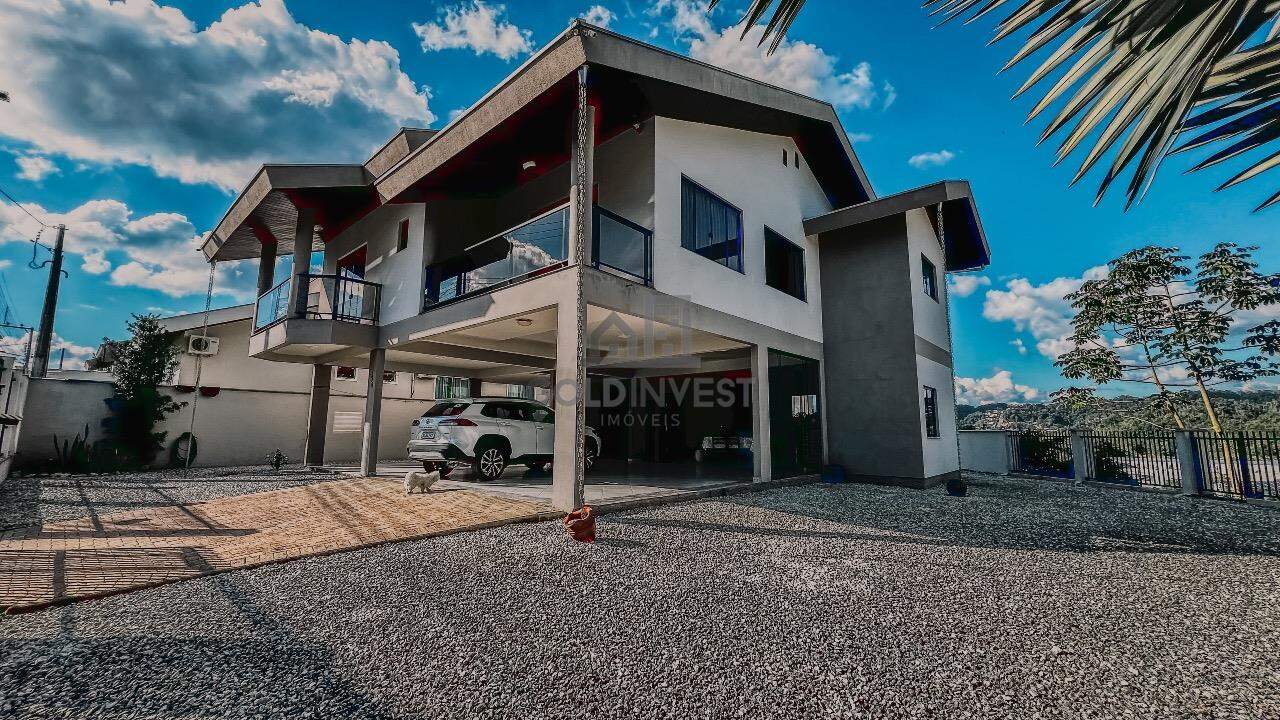 Casa de 4 quartos, 240m² no bairro Rio Branco, em Brusque | Eu Corretor