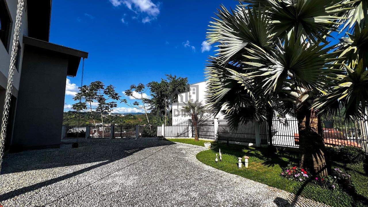 Casa de 4 quartos, 240m² no bairro Rio Branco, em Brusque | Eu Corretor