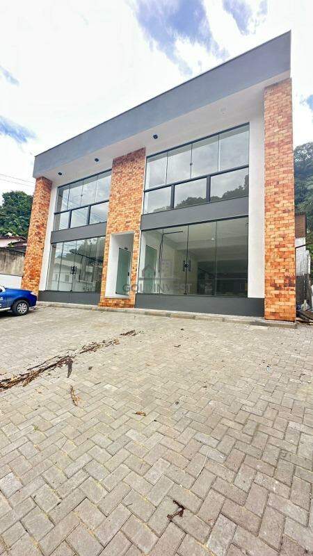 Sala comercial com 190m² no bairro Guarani!