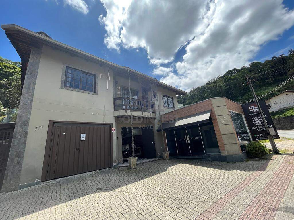 Loja / Salão / Ponto Comercial de 50m² no bairro Primeiro de Maio, em Brusque | Eu Corretor