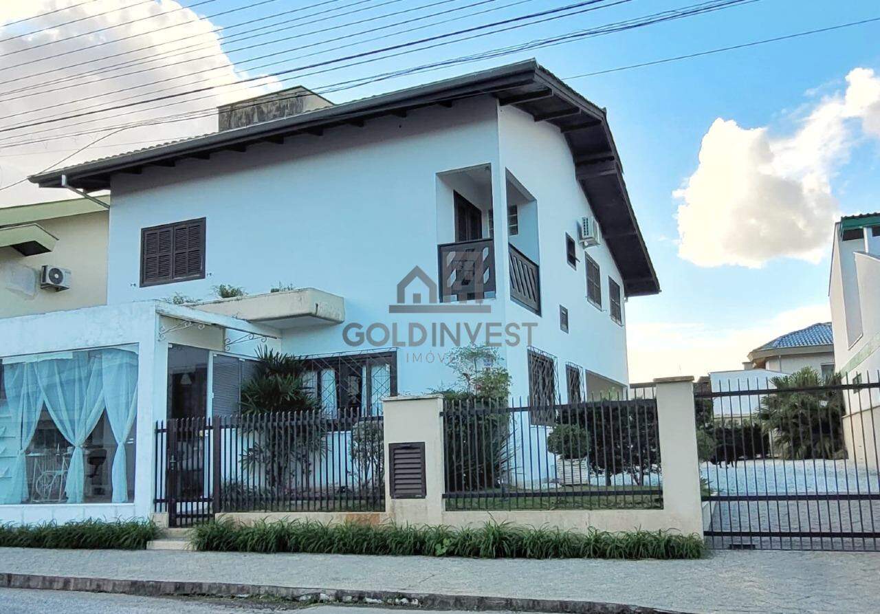 Casa de 4 quartos, 240m² no bairro Souza Cruz, em Brusque | Eu Corretor