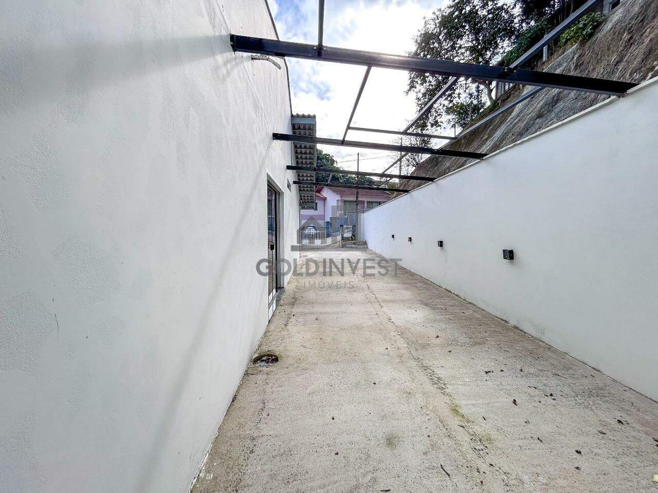 Garagem, acesso Sala Jantar