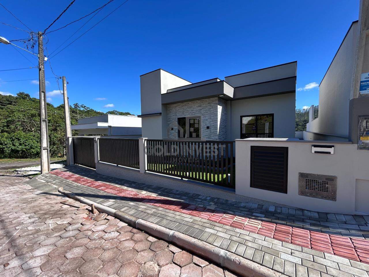 Casa à venda no Primeiro de Maio: 
