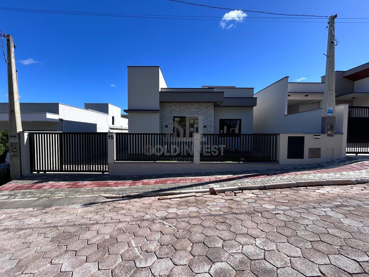 Casa à venda no Primeiro de Maio: 