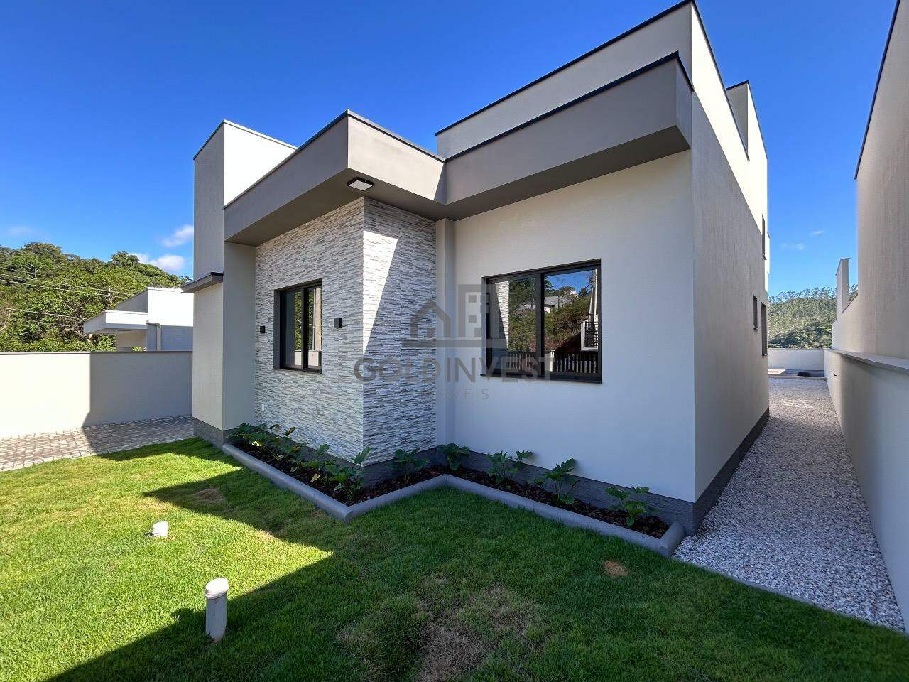 Casa à venda no Primeiro de Maio: 