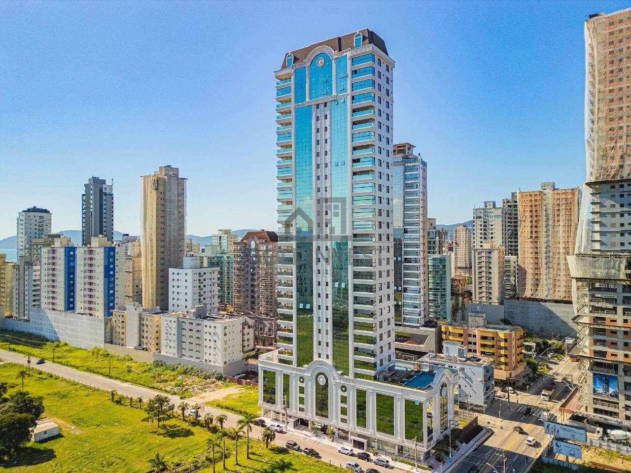 Apartamento de 4 quartos, 183m² no bairro Meia Praia, em Itapema | Eu Corretor