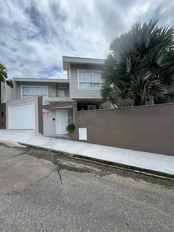 Casa de 3 quartos, 400m² no bairro Souza Cruz, em Brusque | Eu Corretor