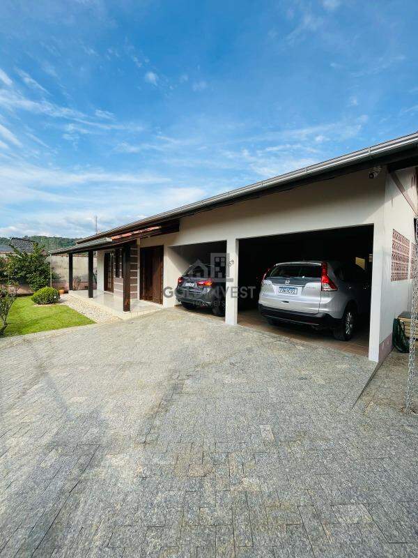 Casa de 4 quartos, 230m² no bairro Dom Joaquim, em Brusque | Eu Corretor