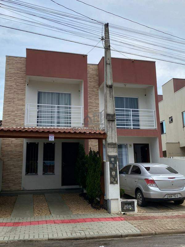 Sobrado de 2 quartos, 68m² no bairro Dom Joaquim, em Brusque | Eu Corretor