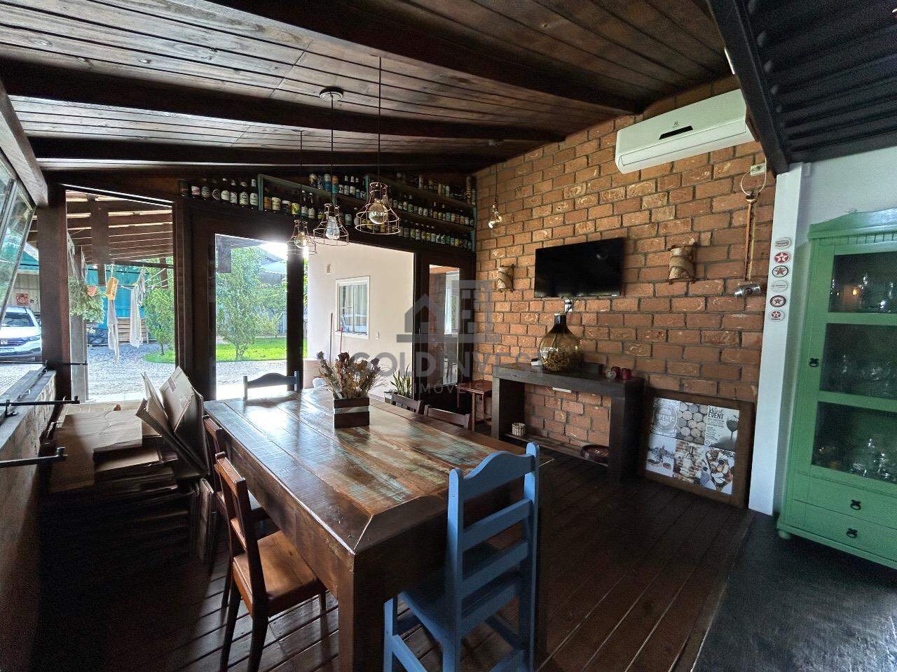 Casa à venda no Guarani: Área de festa
